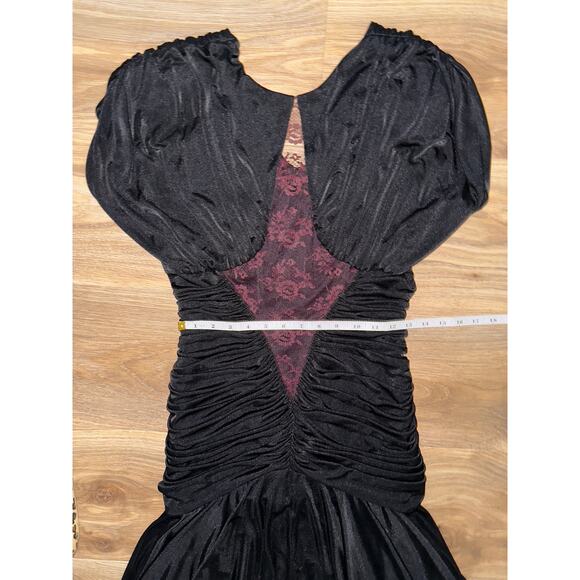 VTG Filigree Black Body Con Rouched Long Dress Lace Cap Sleeve Ruched - size 8 - Picture 11 of 12